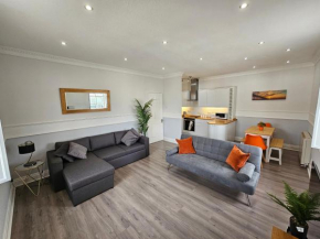 Lakeview Apartment, central location, Sea and Lake view, free parking